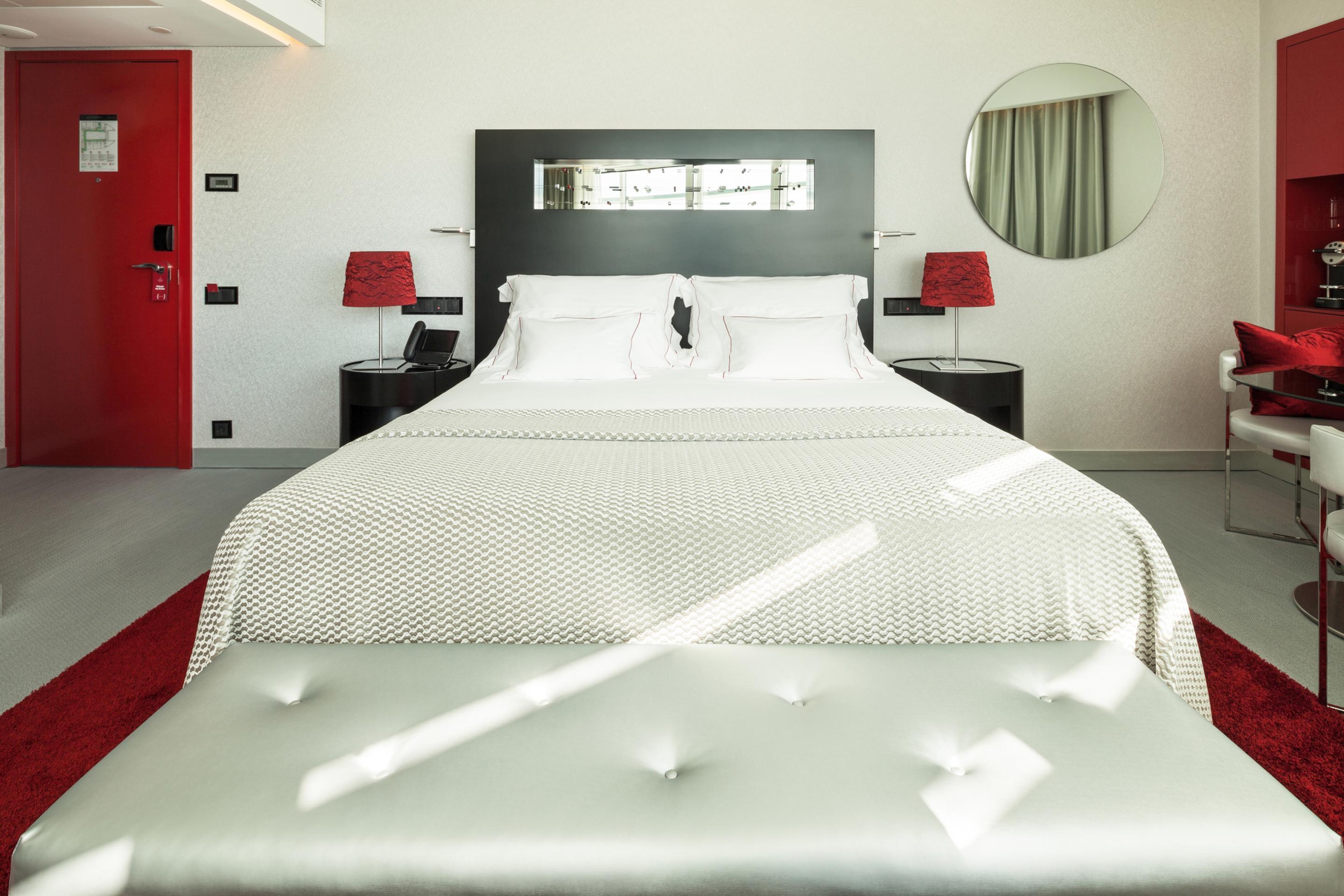Myriad By Sana Hotels Lisbon Exterior photo A room at the hotel