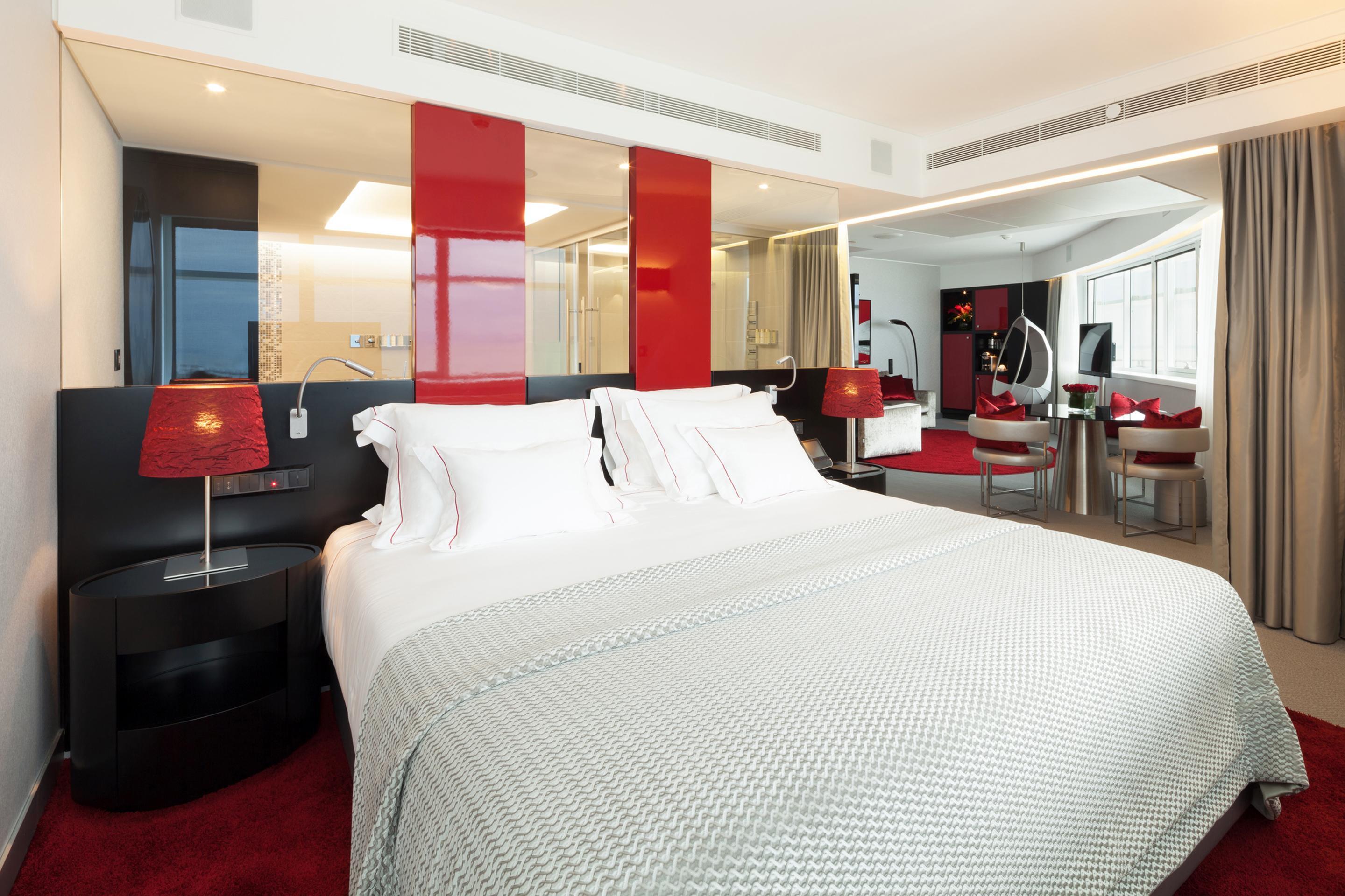 Myriad By Sana Hotels Lisbon Exterior photo A bedroom at the Mandarin Oriental, London