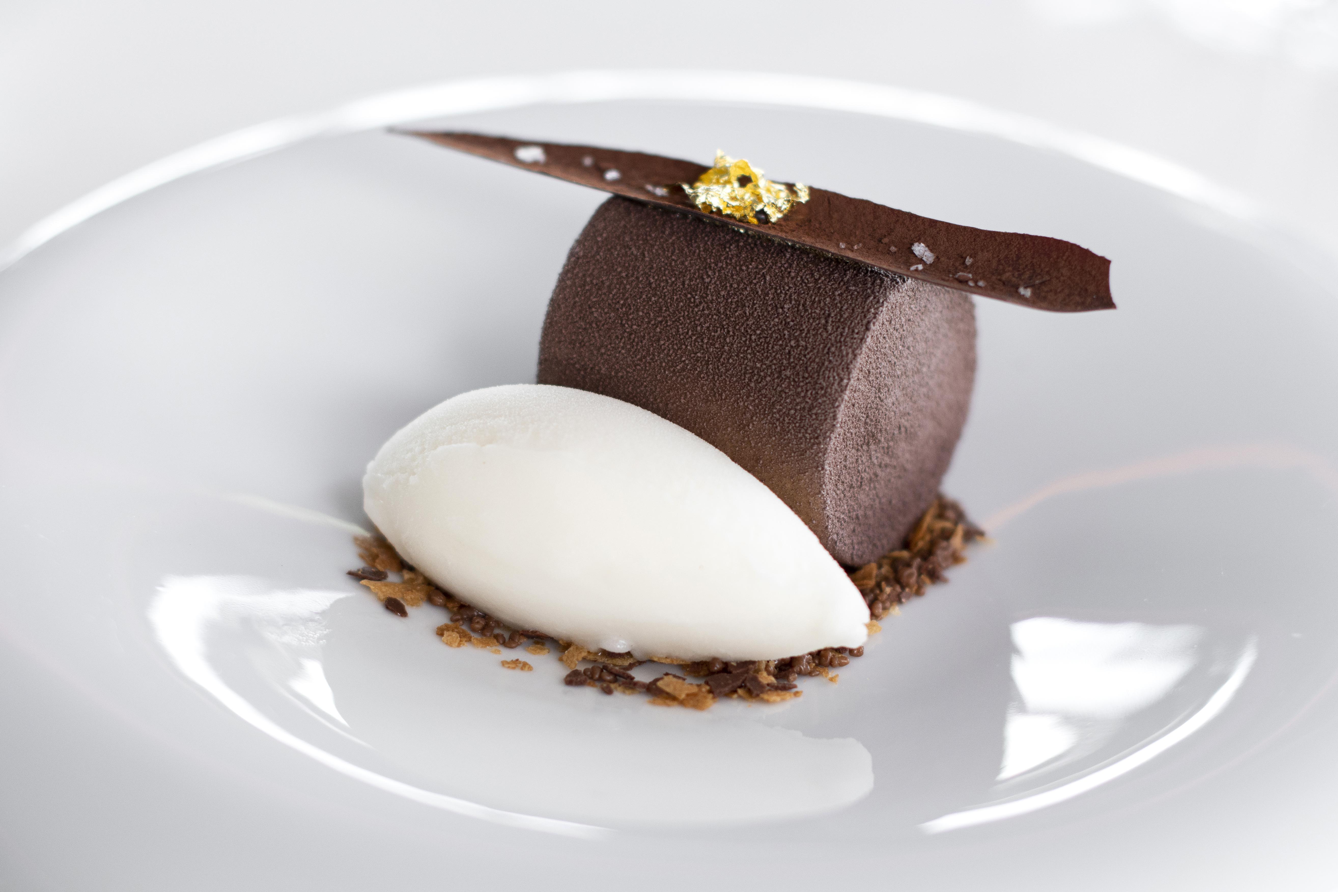 Myriad By Sana Hotels Lisbon Exterior photo A chocolate dessert