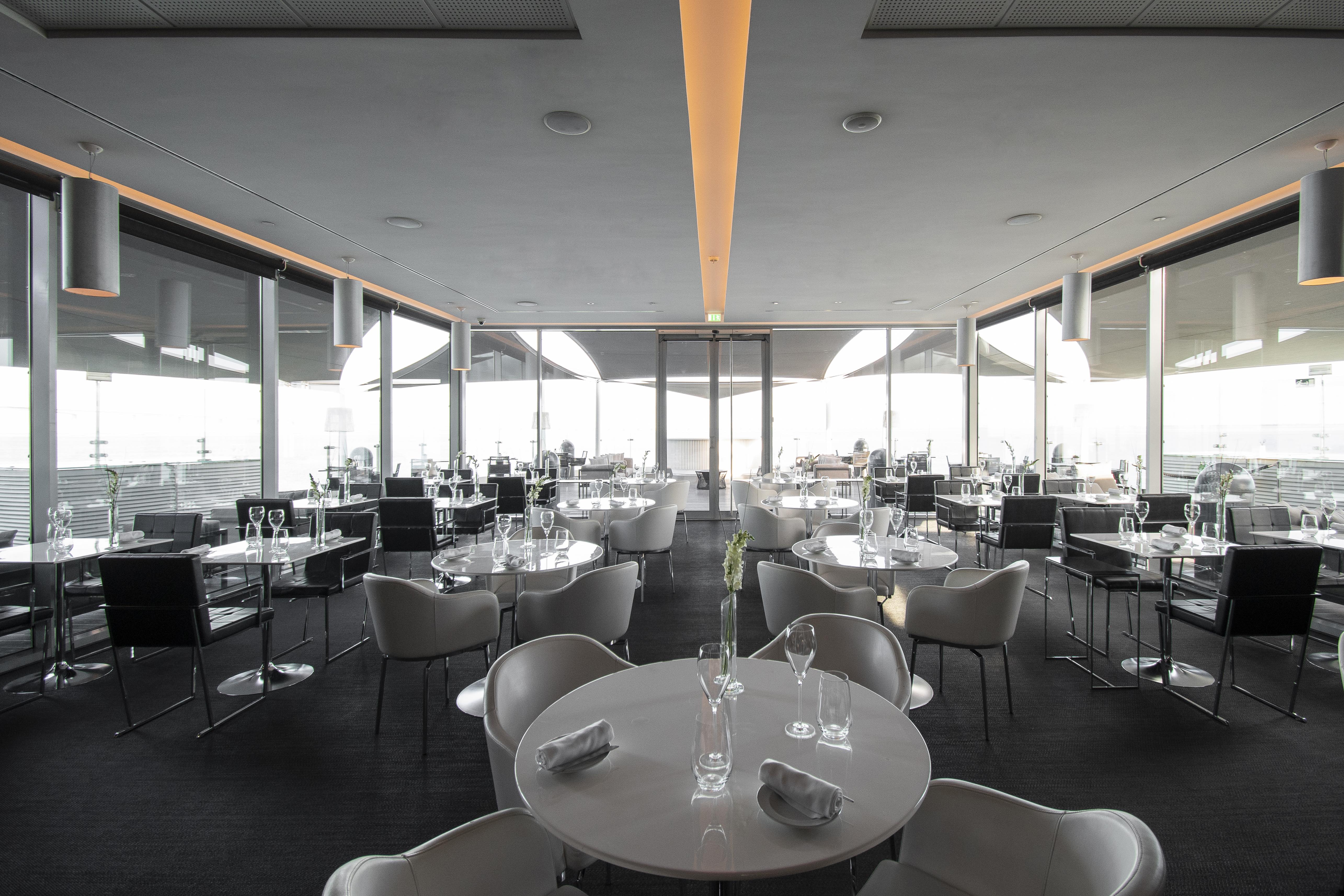 Myriad By Sana Hotels Lisbon Exterior photo Restaurant "La Vague d'Or"