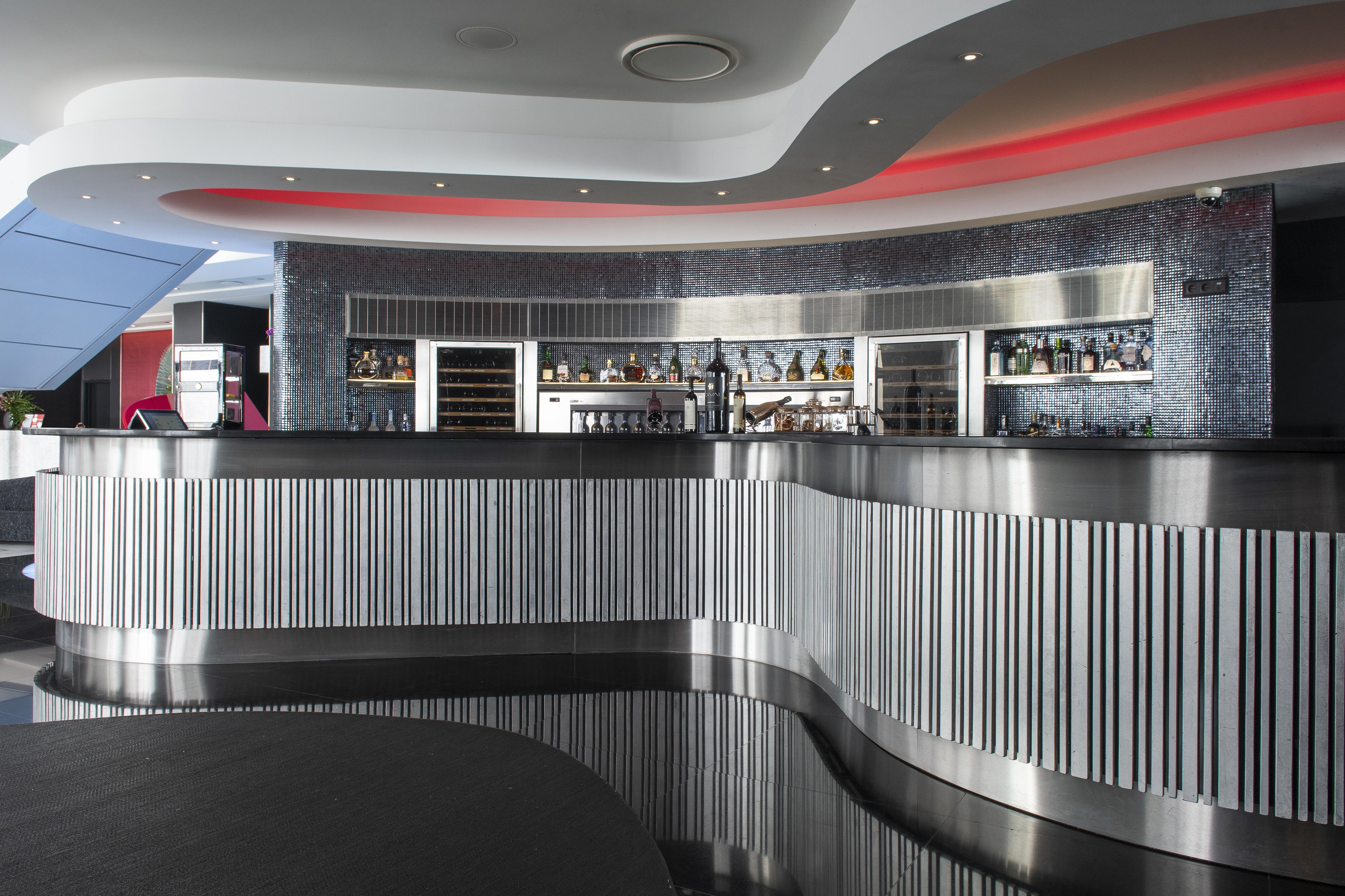 Myriad By Sana Hotels Lisbon Exterior photo The bar at the 2008-built terminal