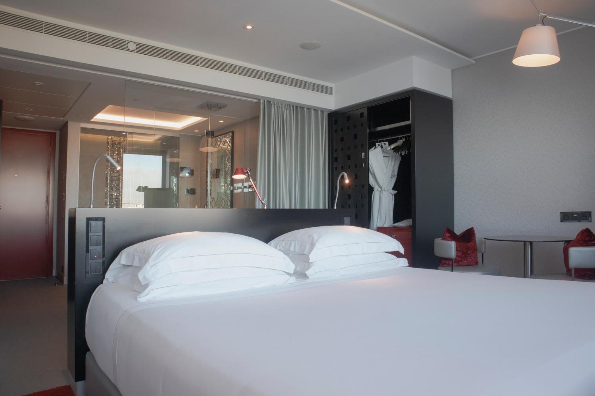 Myriad By Sana Hotels Lisbon Room photo A room at the hotel
